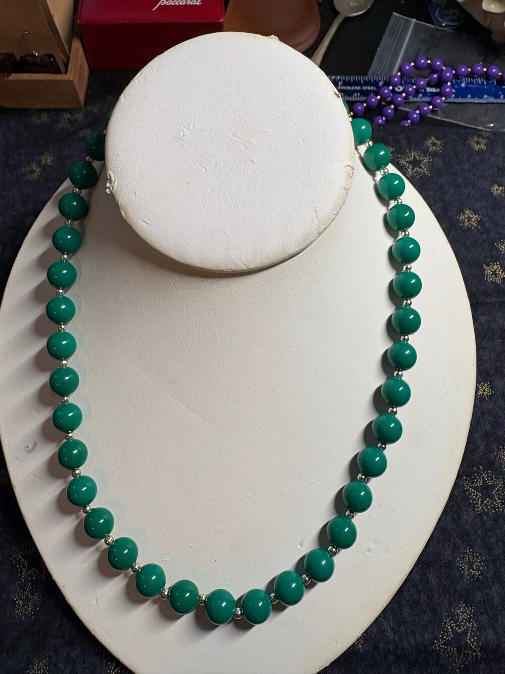 Beaded Necklaces - Vintage Green bead Necklace
